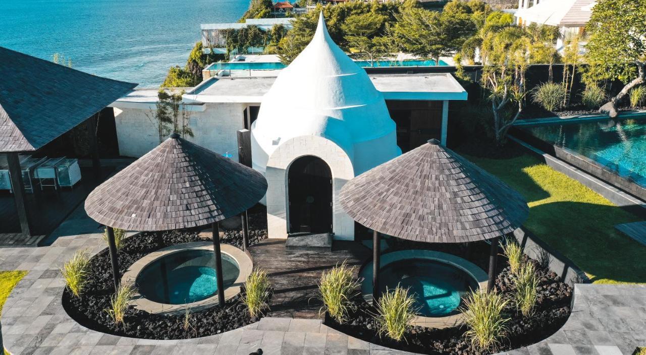 The Istana Uluwatu Екстериор снимка