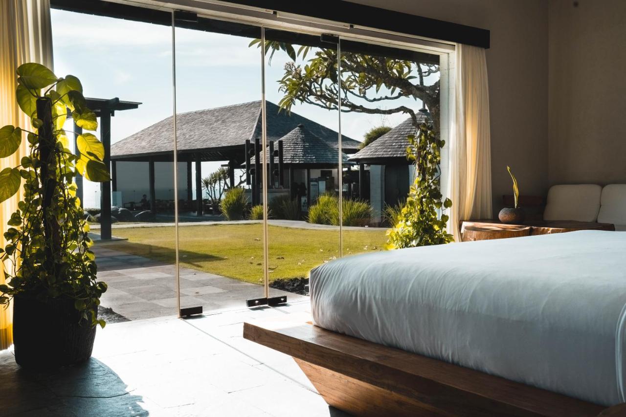 The Istana Uluwatu Екстериор снимка