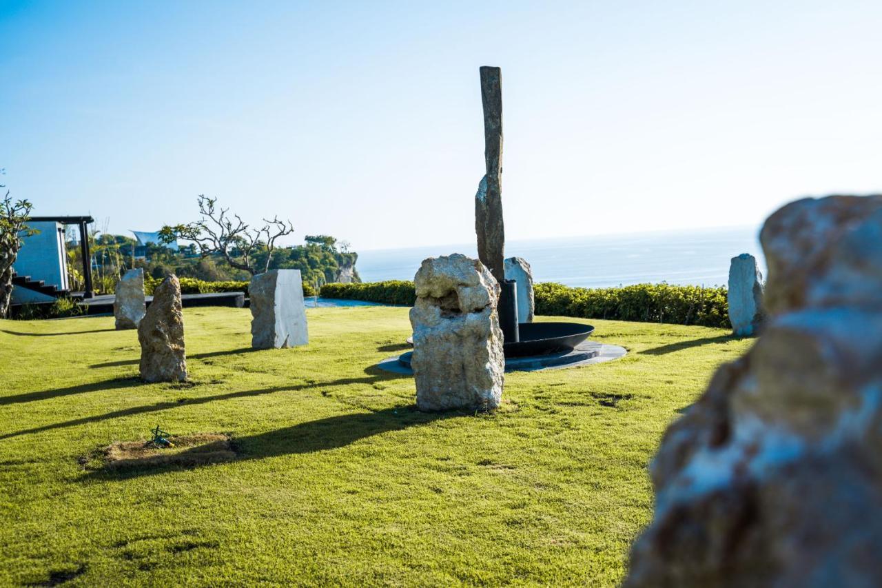 The Istana Uluwatu Екстериор снимка
